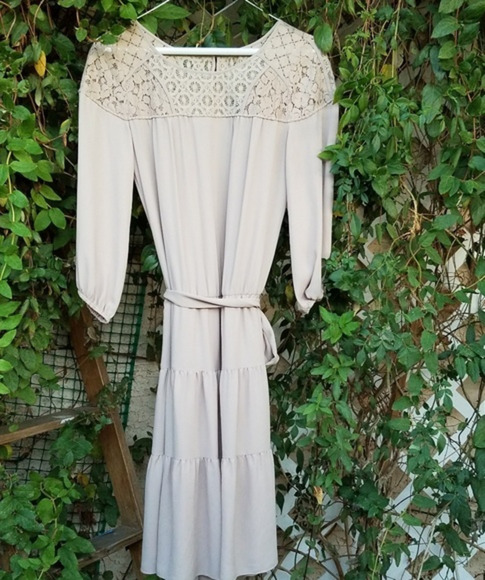 BCBG MACZARIA‎ - Picture 1 of 3